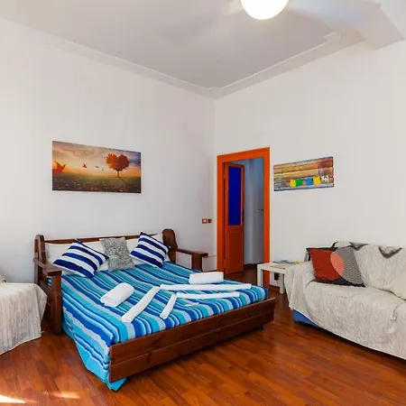 Monti Apartment